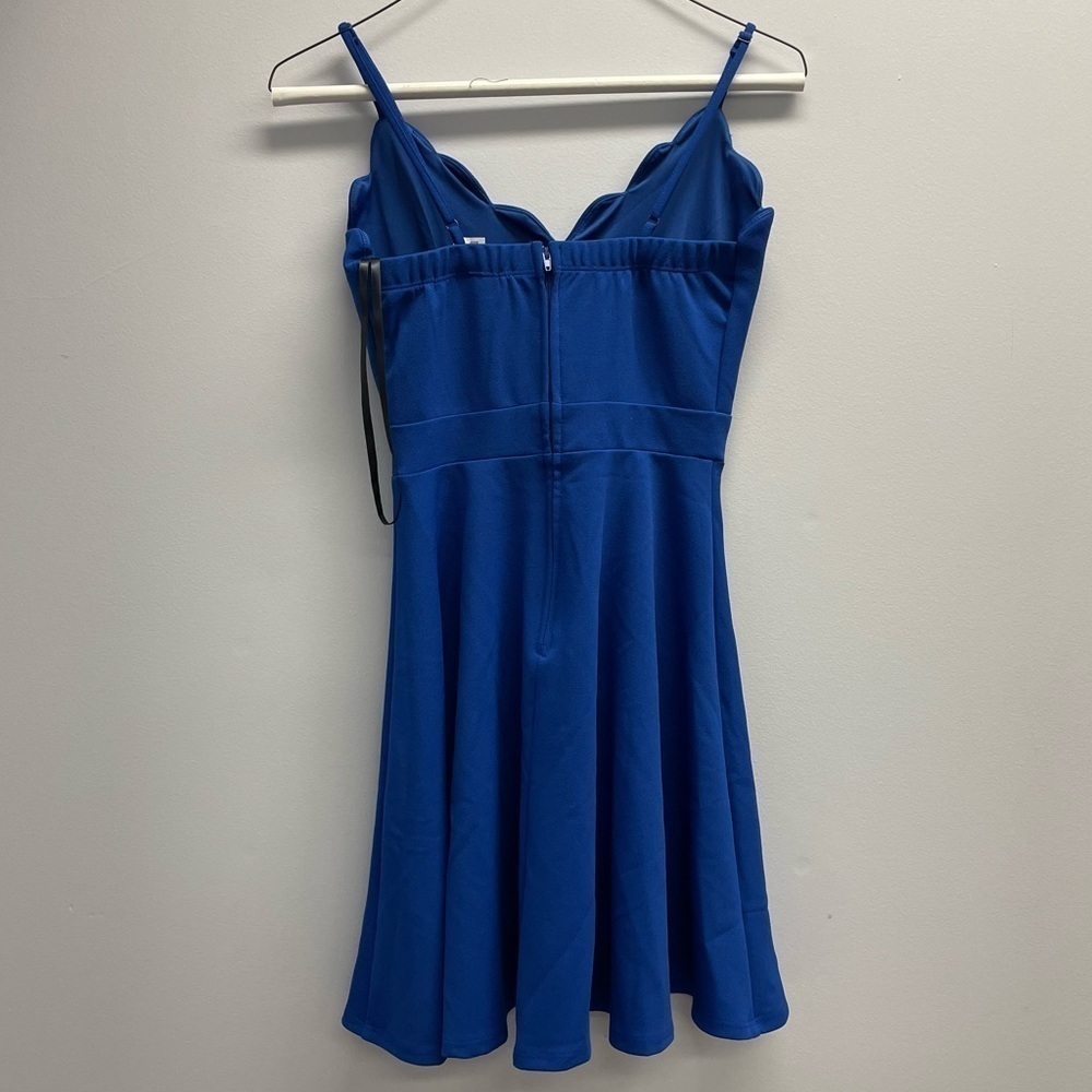 B. Darlin Womens Juniors Scalloped V-Neck Fit & Flare Dress Blue 1/2 - Picture 5 of 8